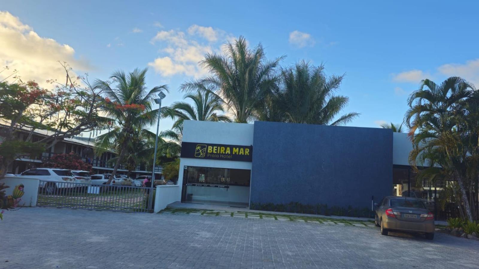 O Beira Mar Praia Hotel Esta Localizado Na Orla, Na Praia De Taperapuan, Cafe Incluso, Wi-Fi 500Mb, Piscinas, Estacionamento Privativo, Ar Condicionado Split, Smart Tv, Frigobar, Порто Сегуро Екстериор снимка