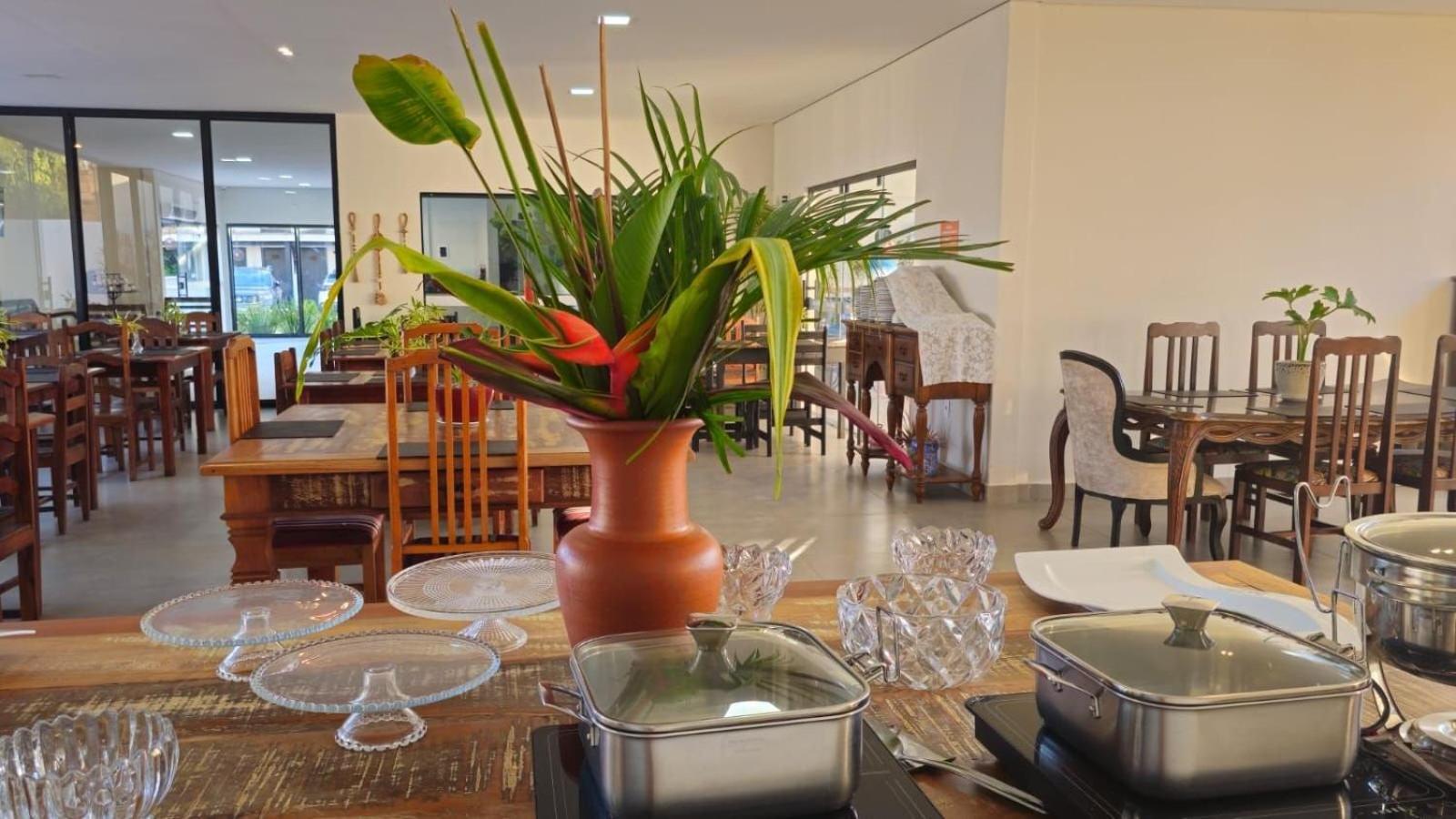 O Beira Mar Praia Hotel Esta Localizado Na Orla, Na Praia De Taperapuan, Cafe Incluso, Wi-Fi 500Mb, Piscinas, Estacionamento Privativo, Ar Condicionado Split, Smart Tv, Frigobar, Порто Сегуро Екстериор снимка